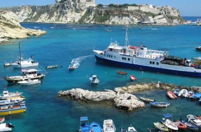 Pochi posti su navi per le Tremiti: sindaco scrive a Conte
