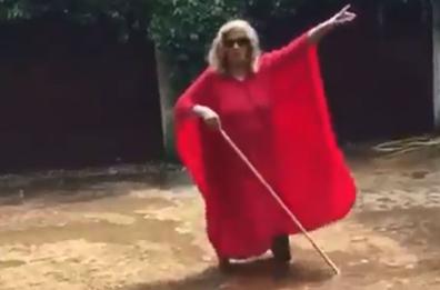 Iva Zanicchi, disastro a casa: chiamo i pompieri?