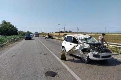 Foggia, carambola tra auto sulla SS 16, cinque feriti 
