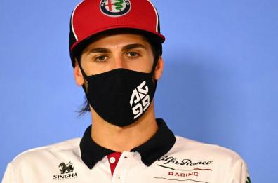 È un Giovinazzi da applausi, fa legna, non sbaglia e costa meno della metà
