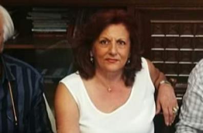 Lì nel cimitero con mia madre
