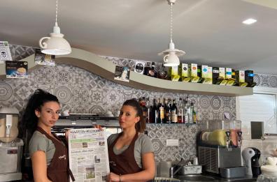 Locorotondo, la scommessa di un bar che sa di storia: «Qui la Gazzetta c'è dal dopoguerra»
