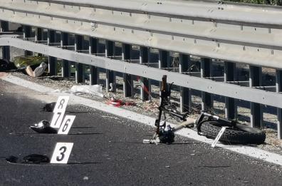 Strage bici elettrica, detenuti Trani scrivono lettera: «Strazio. Il papà di uno di loro è qui con noi»