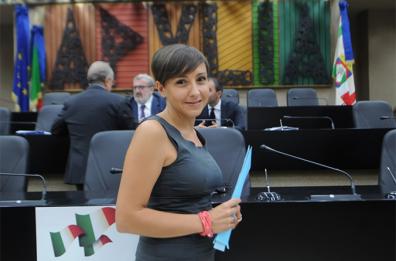 I grillini spaccati sull'intesa col Pd: «il voto pugliese come l'Ohio»