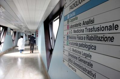 San Carlo senza fondi annunci di tagli, ma il dir sanitario guadagnerà di più