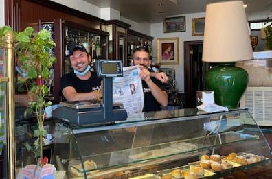 A Bari caffè, Gazzetta e sorrisi