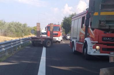 Fallito assalto a portavalori sulla A14 tra Foggia e Bat: recuperati 2 escavatori rubati