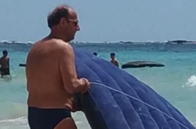 Vacanze vip in Puglia, a Torre Lapillo spunta Ale del duo comico Ale e Franz