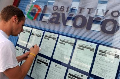 È la terra dei Neet: in Basilicata troppi giovani a spasso, non cercano lavoro