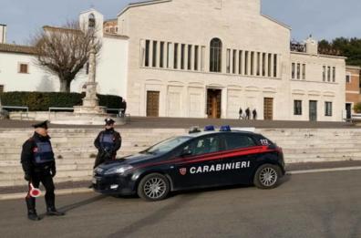 San Giovanni Rotondo, ruba una borsa in un bar a due passi dal santuario: arrestato