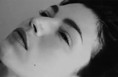 Úrsula Corberó, Tokyo in La Casa di Carta, nel video di Dua Lipa