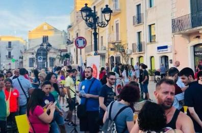 Modugno e il suo Pride: in piazza l'orgoglio arcobaleno