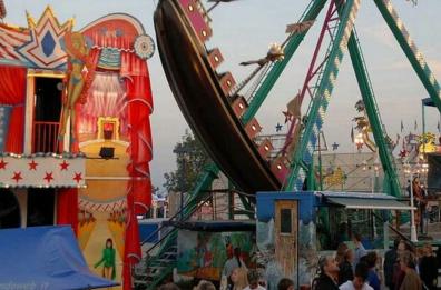 Barletta, cade da una giostra al luna park e batte la testa: 19enne in ospedale