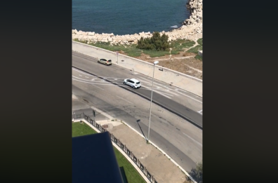 Bari, pista ciclabile «pericolosa»: le auto la attraversano. Polemica sul web