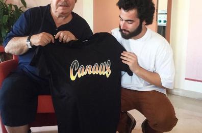 Bari, regala ai vip di Puglia le maglie anni'80 create da lui 