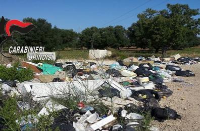 Brindisi, in un solo mese i Cc scoprono 18 discariche abusive