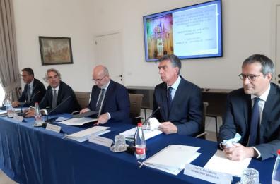 Sicurezza urbana a Barletta, Trani, Bisceglie: il vice ministro Crimi sigla «patto» coi Comuni