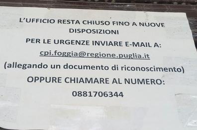 Foggia, centri impiego «barricati», colpa del Covid: non si entra