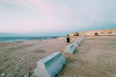 Mola, stop a parcheggio selvaggio sulla costa: installate barriere «New Jersey»