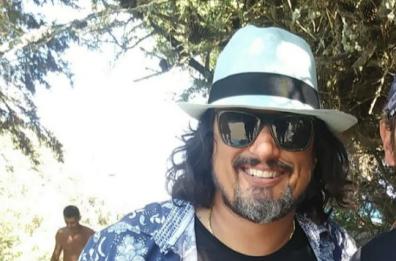 Otranto, selfie, sorrisi e spiaggia  per Alessandro Borghese