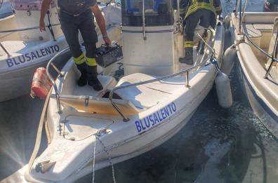 Leuca, fiamme dal motore della barca: 19enne ricoverato d'urgenza