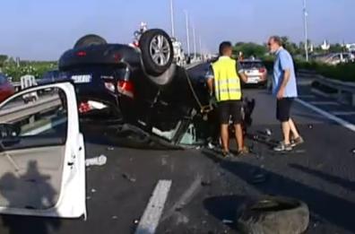 Mola, maxi tamponamento a catena sulla SS 16: 7 auto coinvolte, 2 feriti. Traffico rallentato