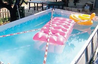Massafra, l'addio al piccolo Michele bimbo di 20 mesi annegato in piscina