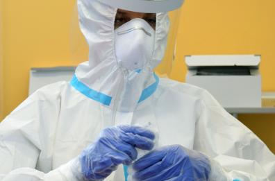 Covid Puglia, 1332 contagi (oltre 11mila test). Record di decessi: 55 in 24 ore.  Sale operatorie chiuse, 600 in lista di attesa