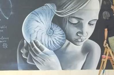 Bitritto, un murale che fa ascoltare il rumore del mare: l'opera "multisensoriale" di Roppo 