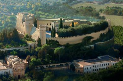 «Il castello di Oria va restituito alla comunità»