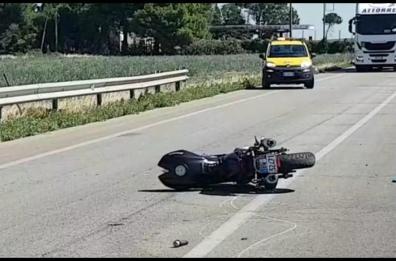 Foggia, sbanda con la moto: centauro muore nell'impatto, era un militare di 38 anni