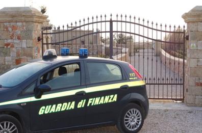 Taranto, frode fiscale: confiscati beni per 30 mln a padre e figlio