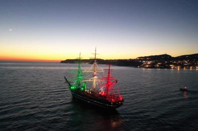 Taranto, domani arriva l'Amerigo Vespucci: apertura straordinaria per il Ponte Girevole