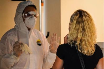Coronavirus in Italia, boom di nuovi positivi in 24 h (+947) e altri 9 morti: solo 2 regioni a 0 contagi 