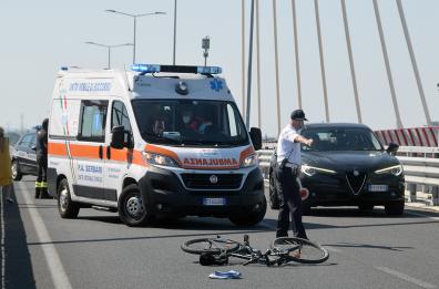 Bari, ciclista 60enne investito sul Ponte Adriatico
