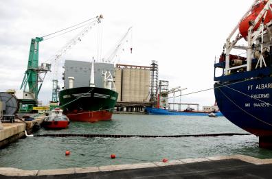 Barletta: silos granari nel porto, demolizione più vicina
