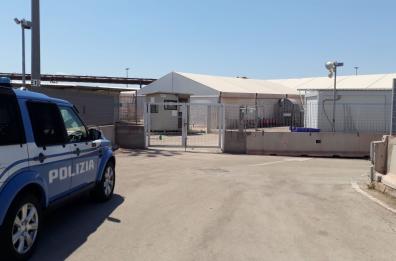 Taranto, «Fermiamo la chiusura della Polizia di frontiera»