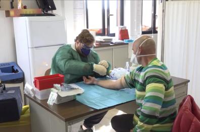 Bari, al via i test sierologici obbligatori per maestre e educatrici  del Comune