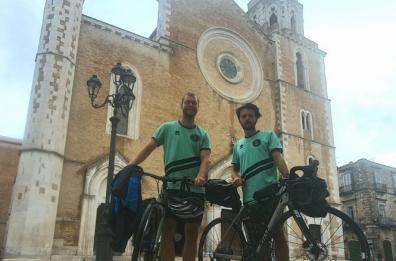 Lucera, Andi e Simon: i due tedeschi in sella a una bici ospiti in città