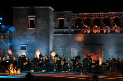 Notte della Taranta: a sorpresa Jovanotti canta con l'orchestra