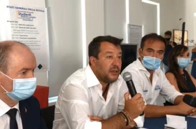 Stati Generali della Scuola a Bari, Salvini: «No a mascherine e plexiglass in classe». «In Puglia la Lega sarà partito più scelto»