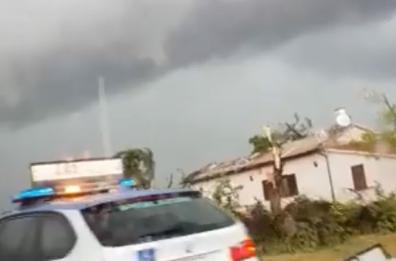 LAZIO - Viterbo, tromba d'aria zona Cassia Nord