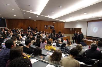 Bari, Università: «Didattica mista per agevolare i fuorisede»