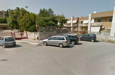 Coppietta monopolitana «paga caro» il sesso in auto
