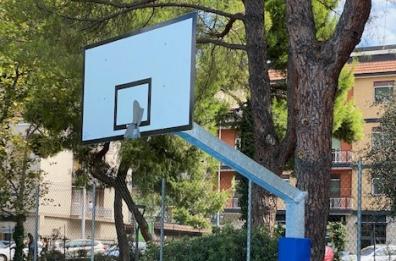 Bari, parco Due Giugno è già preda dei teppisti