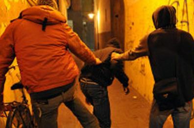 Maglie, branco perseguita e aggredisce 15enne: indagati 7 studenti 
