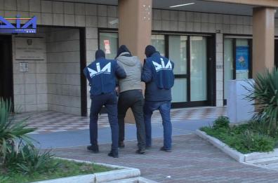 Bari, operazione «Kulmi», arrestati trafficanti di droga latitanti: un albanese era a Londra, un italiano in Germania
