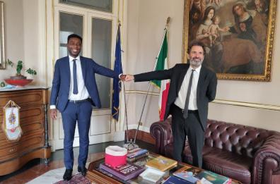 Sagnet, il bracciante che si ribellò ai caporali, è cittadino onorario di Lecce