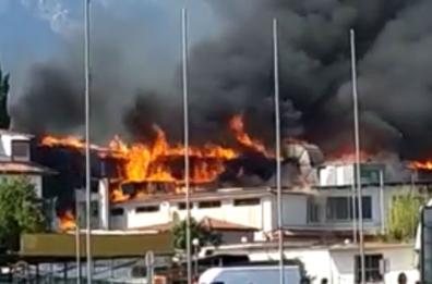 LAZIO - Latina, Spigno Saturnia: incendio parco acquatico VIDEO