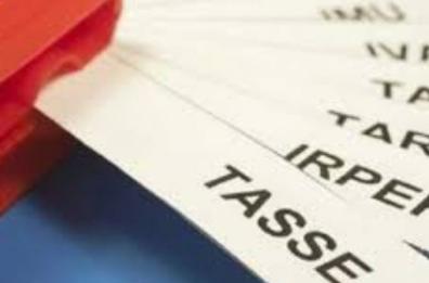 Tra l'incudine del debito e il martello dell'evasione